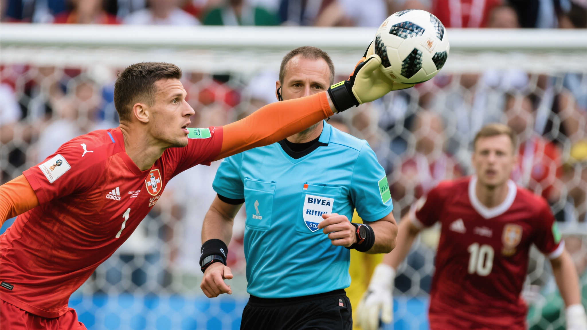 歐聯杯16強附加賽首回合薩爾茨堡紅牛1-0羅馬 帕弗洛維奇高質量傳中卡帕爾多頭球攻門破僵局.